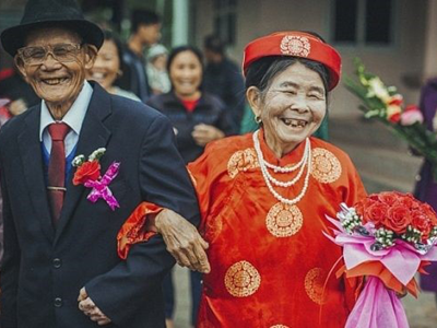 Cần sự đồng cảm khi người già muốn tái hôn