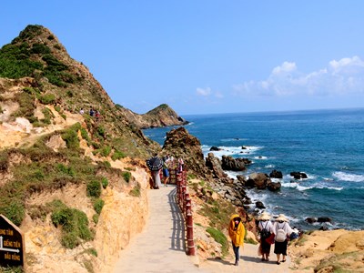 Bình Định, Phú Yên mở cửa đón khách du lịch trở lại