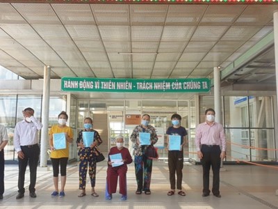 Cụ bà 100 tuổi ở Quảng Nam “chiến thắng” Covid-19, xuất viện về nhà