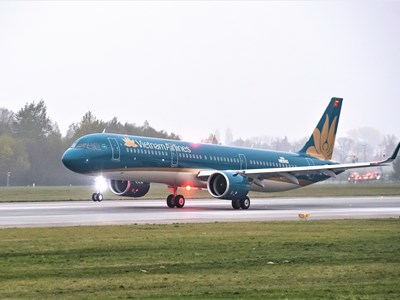 Hàng không miễn cước hàng hóa cứu trợ đồng bào miền Trung