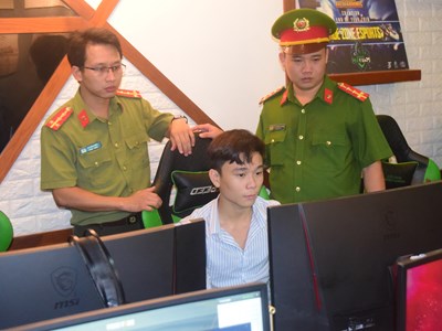 Bắt giữ 3 đối tượng sử dụng công nghệ cao lừa đảo chiếm đoạt 46 tỉ đồng