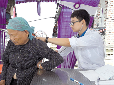 Tăng cường bác sĩ giỏi về vùng sâu vùng xa: Còn gặp vô vàn khó khăn