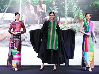 Fashion show Thổ cẩm "Hương rừng sắc núi": Nâng tầm sản phẩm thổ cẩm ứng dụng