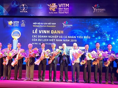 Vinh danh doanh nghiệp và cá nhân tiêu biểu của Du lịch Việt Nam