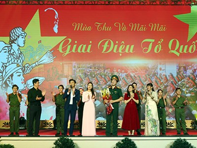 Đêm nhạc “Mùa thu và mãi mãi”: Thiêng liêng và hào hùng giai điệu Tổ quốc