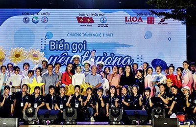 Sinh viên Văn hóa chung tay bảo vệ môi trường biển