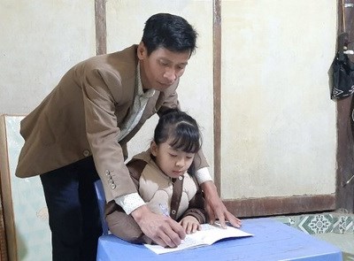 Thầy giáo "túm đuôi trâu" đi mở lớp