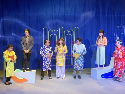 ‘Tin thì linh, không tin cũng linh’ - Màu sắc mới cho kịch Tết