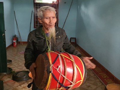 Độc đáo tiếng trống giao duyên của đồng bào Chăm H'roi