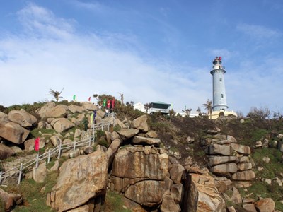 Khung cảnh kỳ vĩ ở nơi đón ánh bình minh đầu tiên trên đất liền Việt Nam