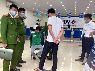 Bắt người đàn ông xông vào cướp ngân hàng BIDV ở Hà Nội