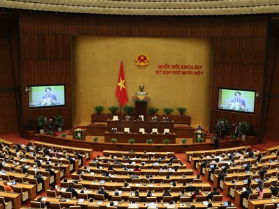 Bộ GD&ĐT cần làm rõ việc cho học sinh sử dụng điện thoại trong lớp học