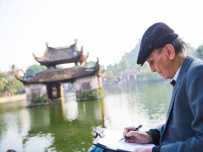 Họa sĩ, NNND Chu Mạnh Chấn: Người lưu giữ giá trị văn hóa truyền thống qua "Miền ký ức"