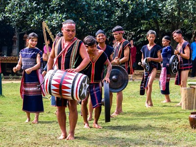 Chuỗi sự kiện "Việt Nam với những sắc màu dân tộc"