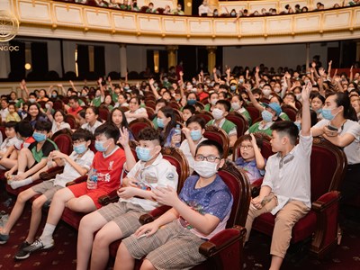 “Dế mèn” phiêu lưu trên sân khấu