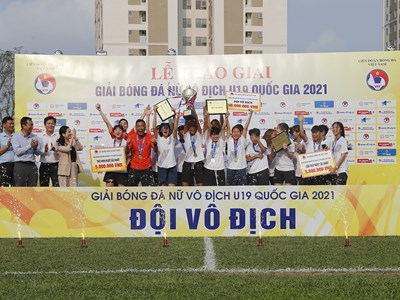 Than KSVN vô địch Giải bóng đá nữ U19 Quốc gia 2021