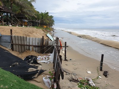 Hơn 145 tỉ đồng xây 1,8 km kè ngăn sạt lở biển Cửa Đại