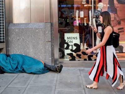 Covid-19 làm gia tăng phân cực giàu nghèo