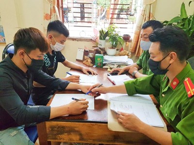 Sơn La: Hai thanh niên trèo tường đột nhập khu cách ly để... thăm bạn gái