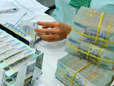 “Căng” thanh khoản, nhiều ngân hàng “rục rịch” tăng lãi suất