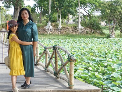 “Hồi sinh” sen trắng cho cảnh quan Huế