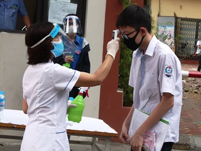 Nghiêm túc, đúng quy chế và an toàn phòng, chống dịch