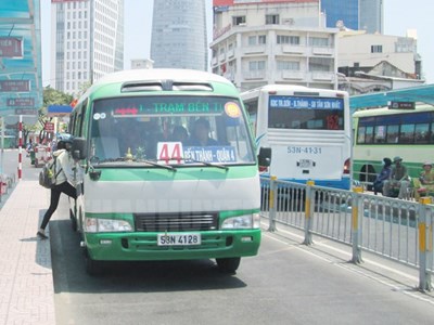 TP.HCM tạm dừng hoạt động xe buýt, xe khách, taxi, xe hợp đồng công nghệ