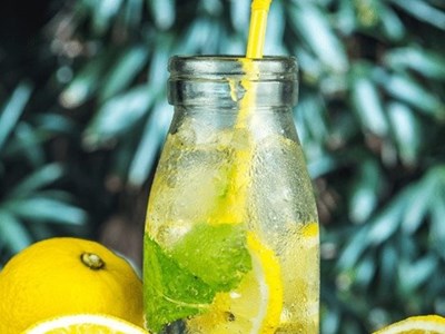 Những lợi ích tuyệt vời của việc uống nước chanh vào buổi sáng