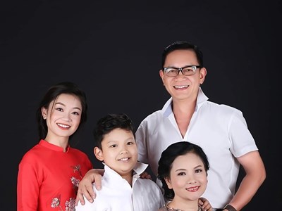 Văn hóa ứng xử phải bắt đầu ​​​​​​​từ gia đình