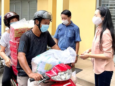 “Tiếp sức” cho nghệ sĩ sân khấu