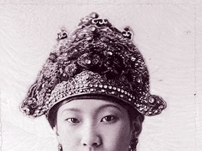 Nam Phương hoàng hậu xinh đẹp kiêu sa, cuối đời gửi thân đất khách