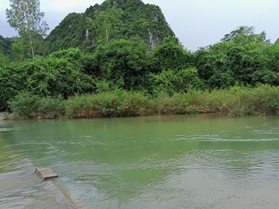 Dũng cảm cứu 2 người bị đuối nước khi tắm suối