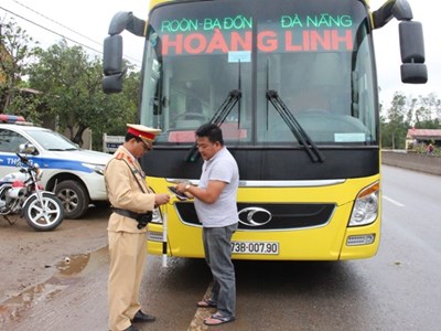 Quảng Bình: Xử phạt 92 xe vi phạm về an toàn giao thông