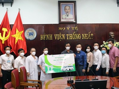Bệnh viện Thống Nhất tiếp nhận máy thở và xe ô tô hỗ trợ khám chữa bệnh