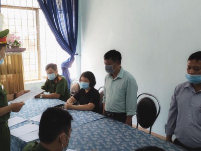 Khởi tố Trưởng đài huyện cùng kế toán lập khống hồ sơ rút tiền ngân sách