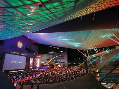Liên hoan phim quốc tế Busan lần thứ 26 khai mạc, sôi động trở lại