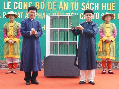 Xây dựng, quản lý và khai thác Tủ sách Huế