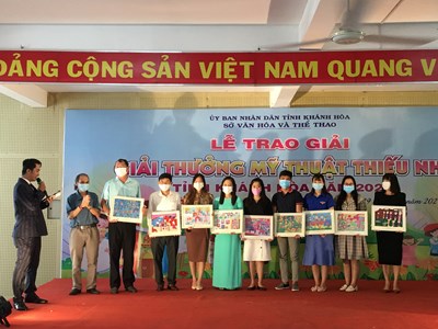 Khánh Hòa trao Giải thưởng Mỹ thuật thiếu nhi năm 2021