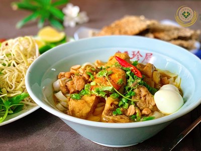 Cách làm mì Quảng gà thơm ngon chuẩn vị