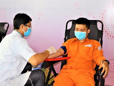 PC Khánh Hòa: Hiến gần 150 đơn vị máu hưởng ứng Tuần lễ hồng EVN lần VII