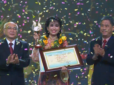 Lê Thị Diệu Hiền đoạt "Chuông vàng vọng cổ" 2021