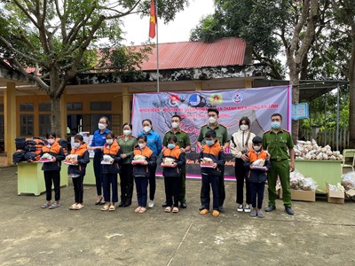 Ấm áp chương trình “Tình nguyện mùa Đông”