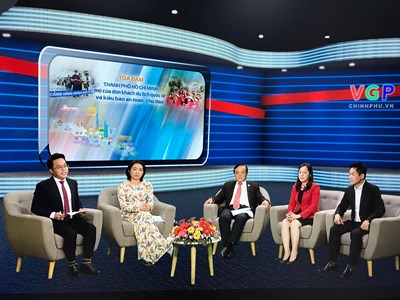 Tọa đàm Thành phố Hồ Chí Minh: Mở cửa đón khách du lịch quốc tế và kiều bào an toàn, chu đáo