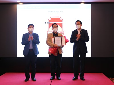 Trao giải cuộc thi sáng tác Logo “Huế- Kinh đô ẩm thực”