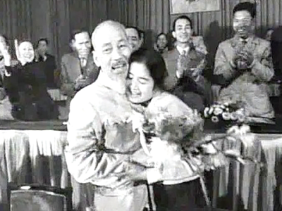 Nhớ mãi lần đầu tiên được gặp Bác ở Đại hội Văn nghệ toàn quốc