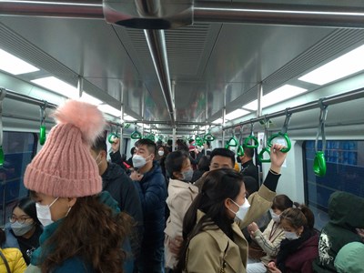 Đường sắt trên cao Cát Linh- Hà Đông thu hút hành khách dịp Tết