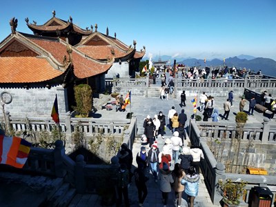 Khách du lịch tăng cao, nhiều nơi gấp rút lên kế hoạch phục hồi