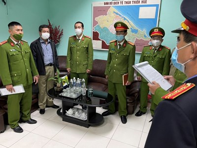 Bắt Giám đốc CDC Thừa Thiên Huế