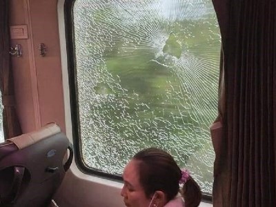 Quảng Bình: Xử lí nghiêm 10 học sinh ném đá vỡ kính tàu hoả