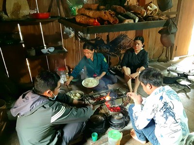 Ấm nồng bên bếp lửa của người Bana